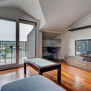 Luminoso Atico Con Terraza, Irun, Parking, 4pax Appartement Irun